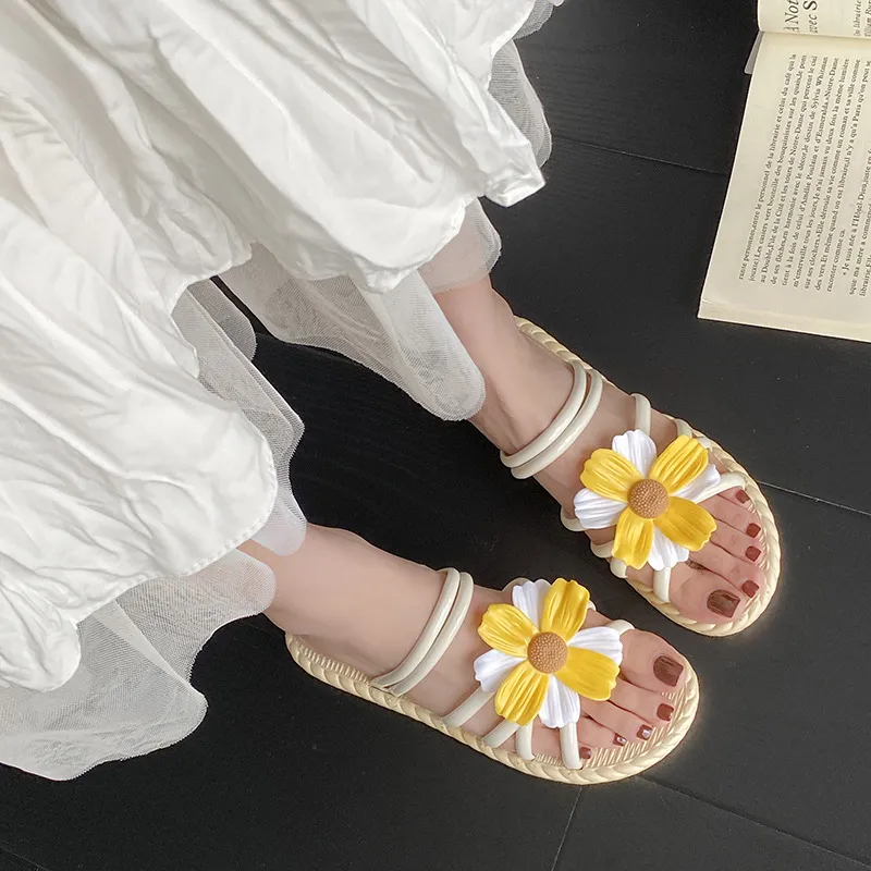 Women's Fashion Straw Slippers Summer Beach Flip-Flops Ethnic Roman Style Two-Wear Sandals - Comfortable and Stylish Flower Design showcase 16