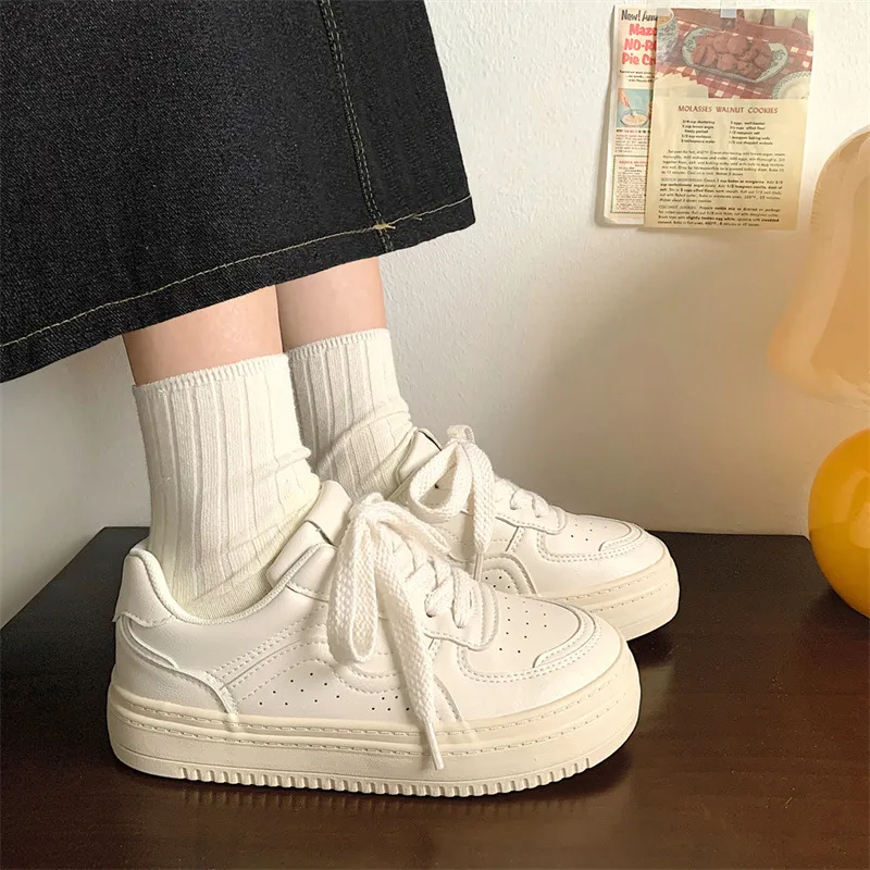 Women's White Sneakers 2024 Spring Fashion Casual Sports Shoes Retro Thick Sole Height Increasing Versatile Student Sneakers Comfortable Walking Shoes showcase 7