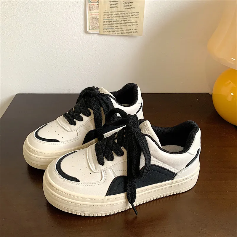Women's White Sneakers 2024 Spring Fashion Casual Sports Shoes Retro Thick Sole Height Increasing Versatile Student Sneakers Comfortable Walking Shoes showcase 9