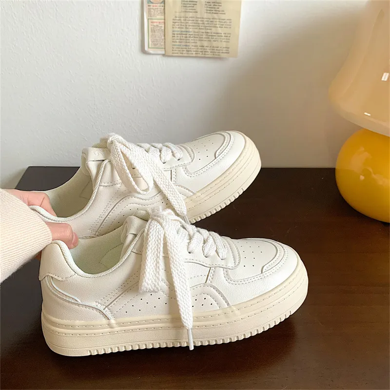 Women's White Sneakers 2024 Spring Fashion Casual Sports Shoes Retro Thick Sole Height Increasing Versatile Student Sneakers Comfortable Walking Shoes showcase 3