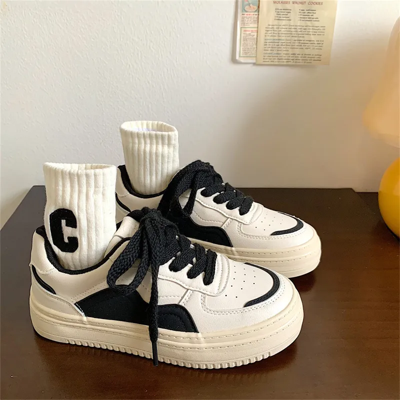 Women's White Sneakers 2024 Spring Fashion Casual Sports Shoes Retro Thick Sole Height Increasing Versatile Student Sneakers Comfortable Walking Shoes thumbnail 2