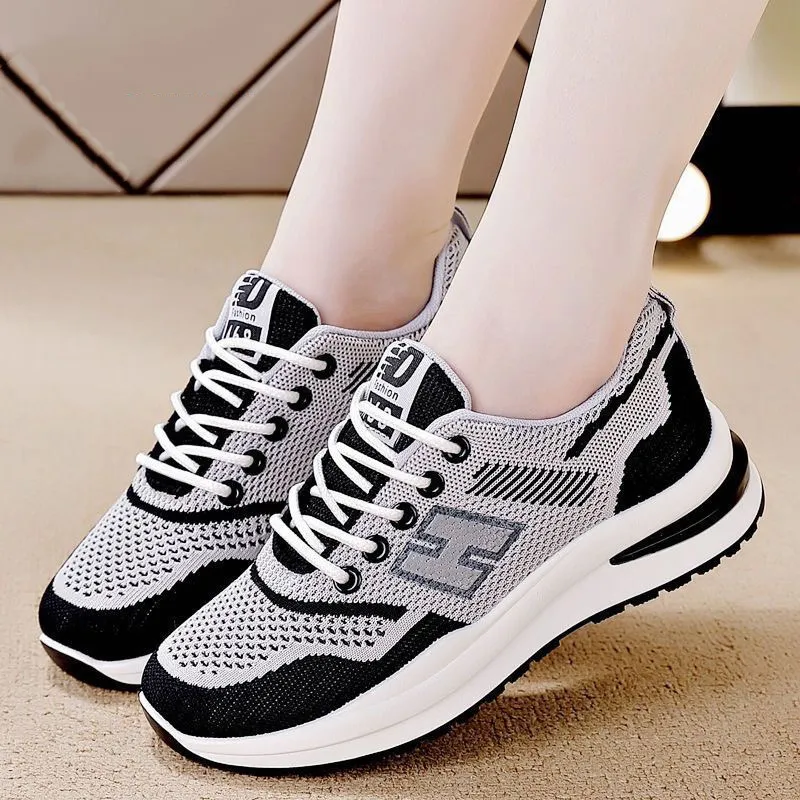 Women's Casual Walking Shoes Breathable Sneakers Lightweight Soft Sole Running Shoes for Everyday Wear thumbnail 1