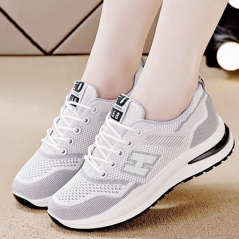 Women's Casual Walking Shoes Breathable Sneakers Lightweight Soft Sole Running Shoes for Everyday Wear thumbnail 2