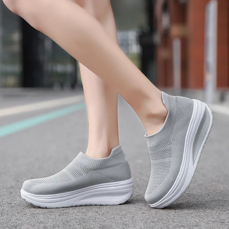 Women's Platform Sneakers Lightweight EVA Slip-On Walking Shoes Plus Size Fashion Rocking Sock Shoes Breathable Flying Woven Casual Trainers thumbnail 3
