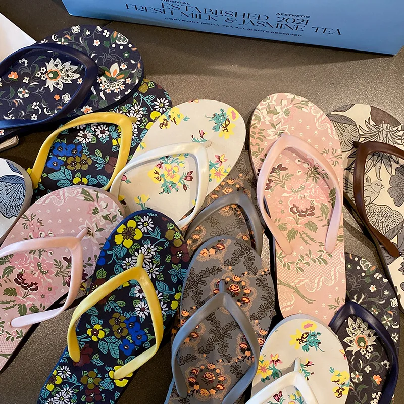 Women's Summer Flip Flops - Fashionable Flat Sandals for Beach, Outdoor, and Casual Wear - Comfortable and Stylish Slides thumbnail 4