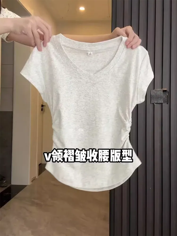 V-Neck - White Flower Gray