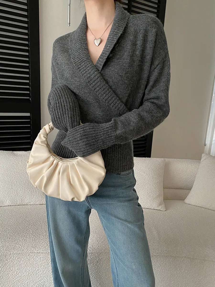 Women's V-Neck Knitted Sweater Cross Design Slim Fit Fashionable Pullover Top Elegant Blogger Style Jumper for Ladies showcase 19