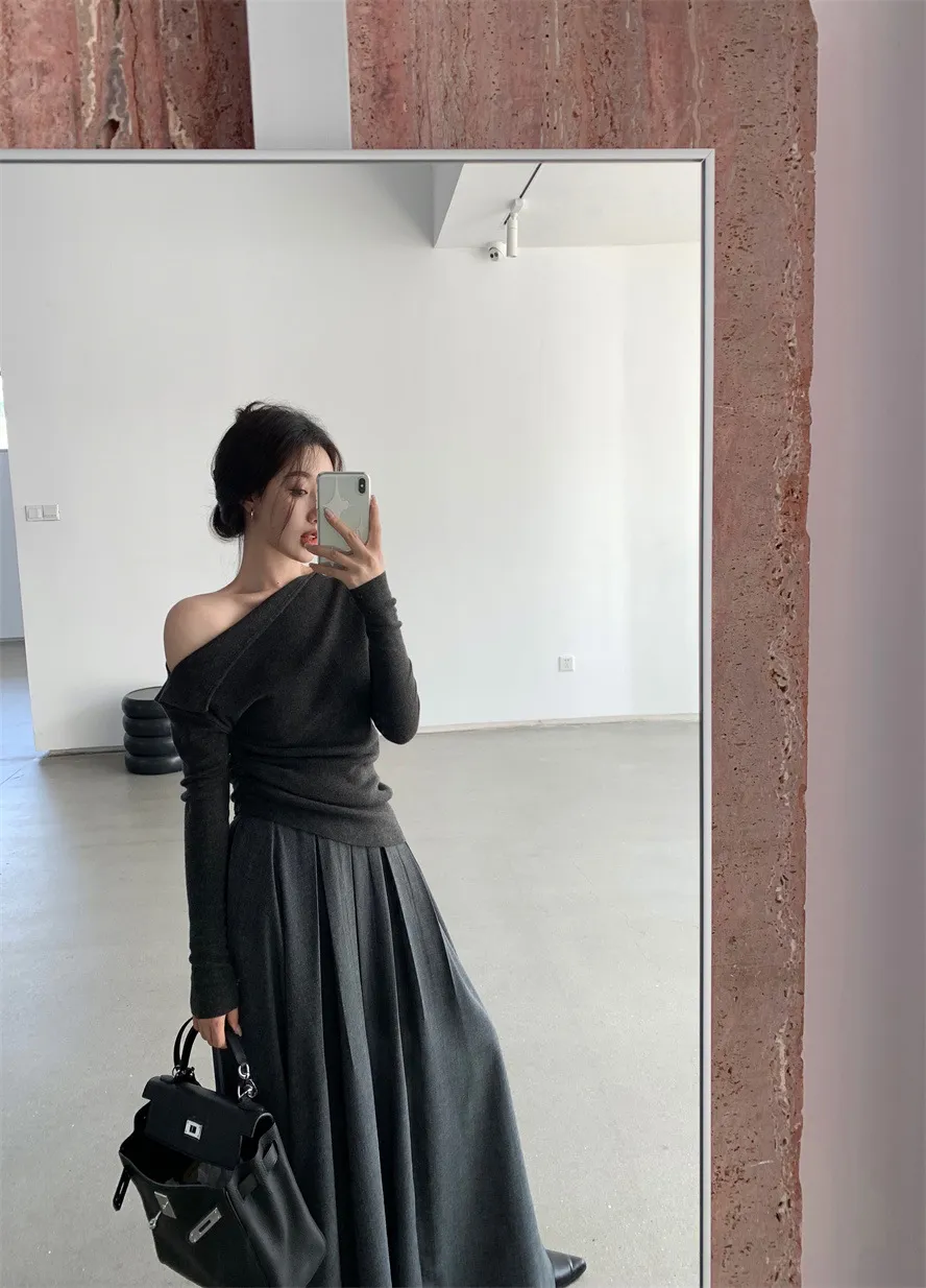 Women's Off-Shoulder Long Sleeve Sweater Top - High Bottom Niche Design, Sloping Shoulder, Mid-Length, Retro Chic, Fashionable, Elegant Bottoming Shirt showcase 11