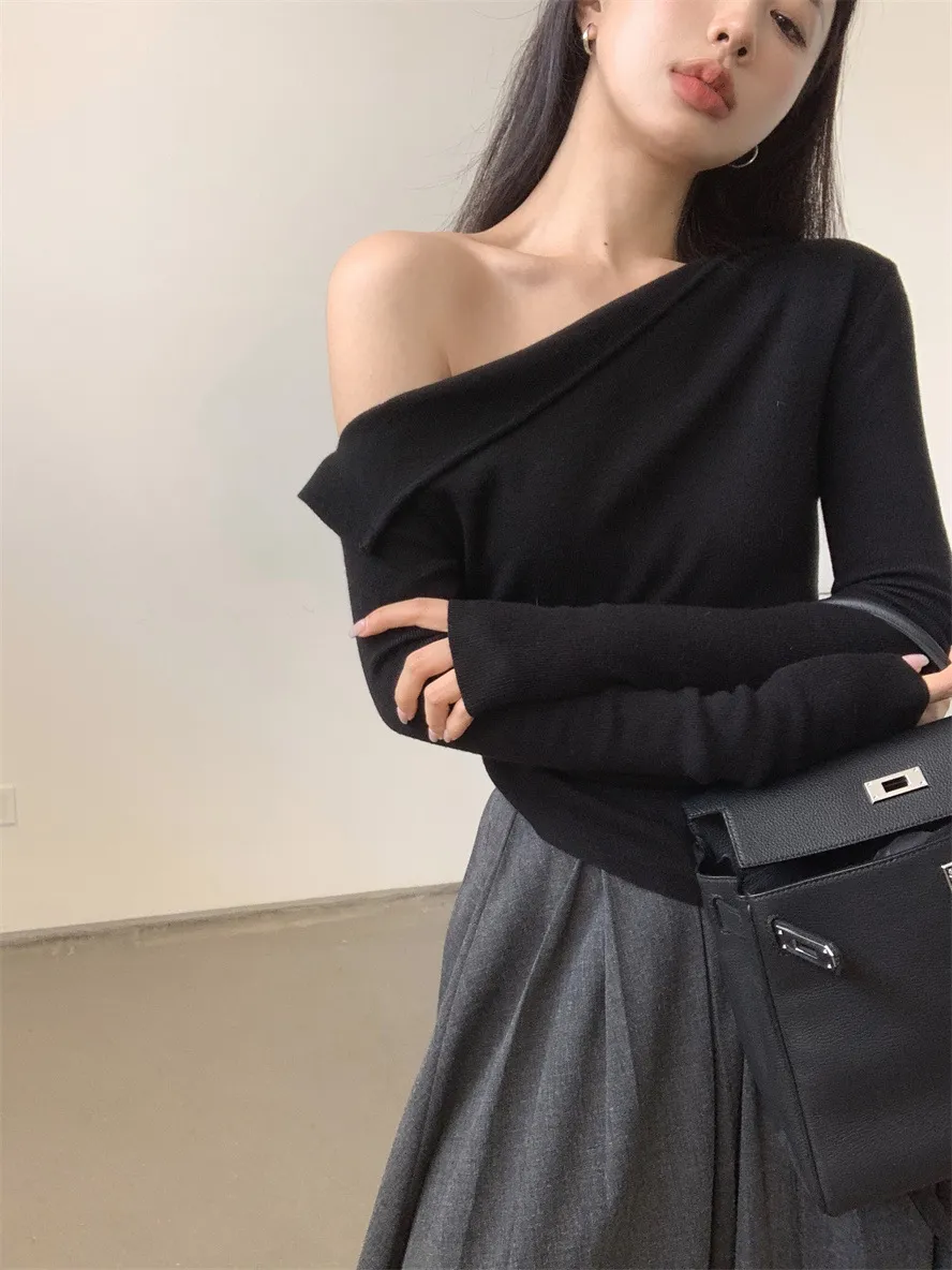 Women's Off-Shoulder Long Sleeve Sweater Top - High Bottom Niche Design, Sloping Shoulder, Mid-Length, Retro Chic, Fashionable, Elegant Bottoming Shirt showcase 7