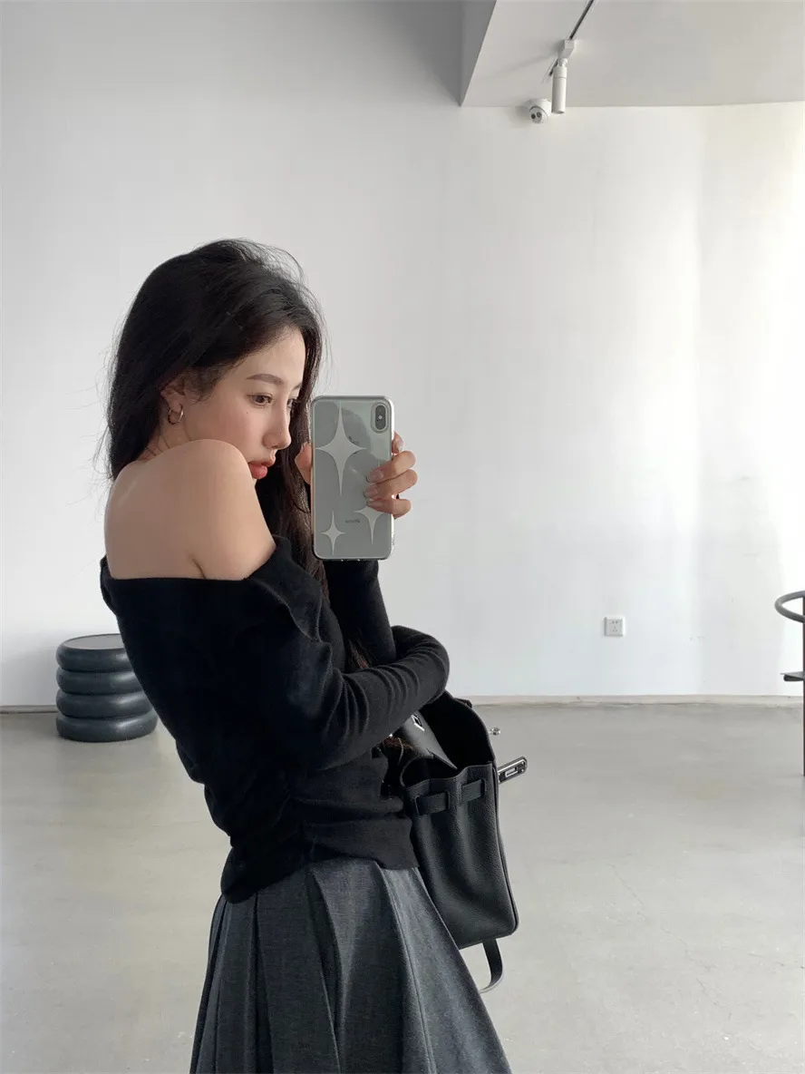 Women's Off-Shoulder Long Sleeve Sweater Top - High Bottom Niche Design, Sloping Shoulder, Mid-Length, Retro Chic, Fashionable, Elegant Bottoming Shirt showcase 9