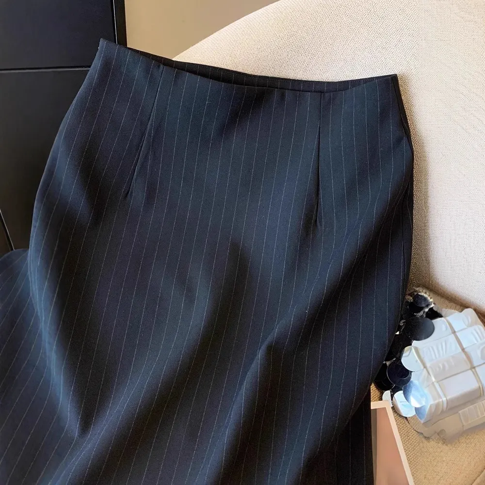 Women's Reversible Black Striped Hip Skirt - Fashionable Front Slit Work Skirt - Elegant One-Step Skirt for Office & Events - 2025 Collection thumbnail 3