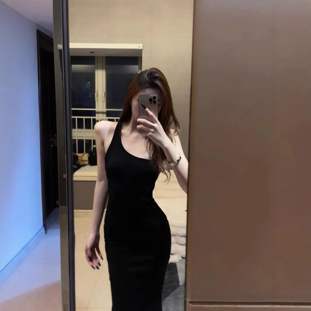 Women's Beveled Backless Bodycon Dress - Spice Girl Season Slim Fit Elegant Royal Sister Style Hip Dress for Parties & Events thumbnail 3