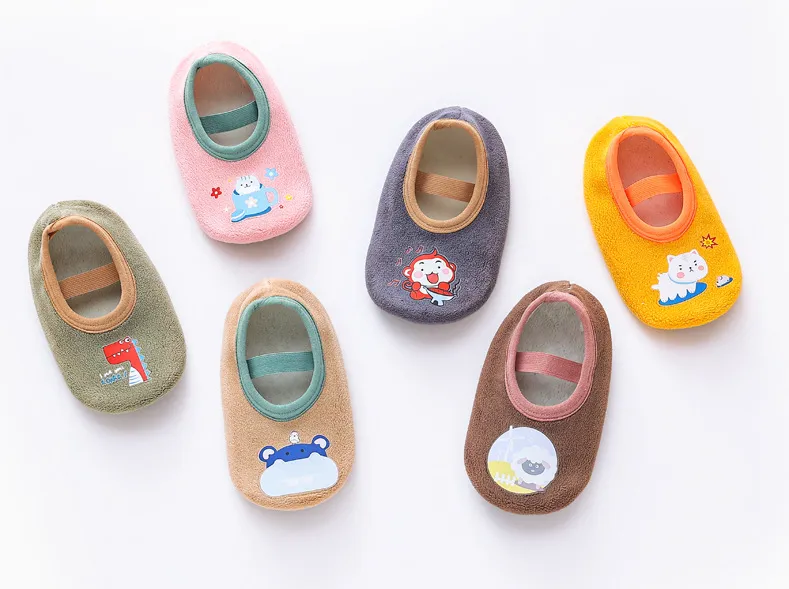 Baby Floor Socks with Fleece Lining - Toddler Anti-Slip Shoes for Autumn and Winter Indoor Use - Wholesale Available for Boys and Girls showcase 2