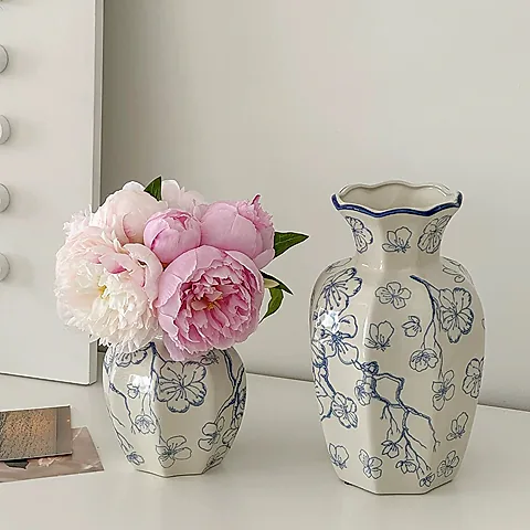 Blue and White Porcelain Vase - Retro Ceramic Flower Arrangement Ornament - High-End Niche Home Decoration - Ceramic Flower Vessel - Medieval Style