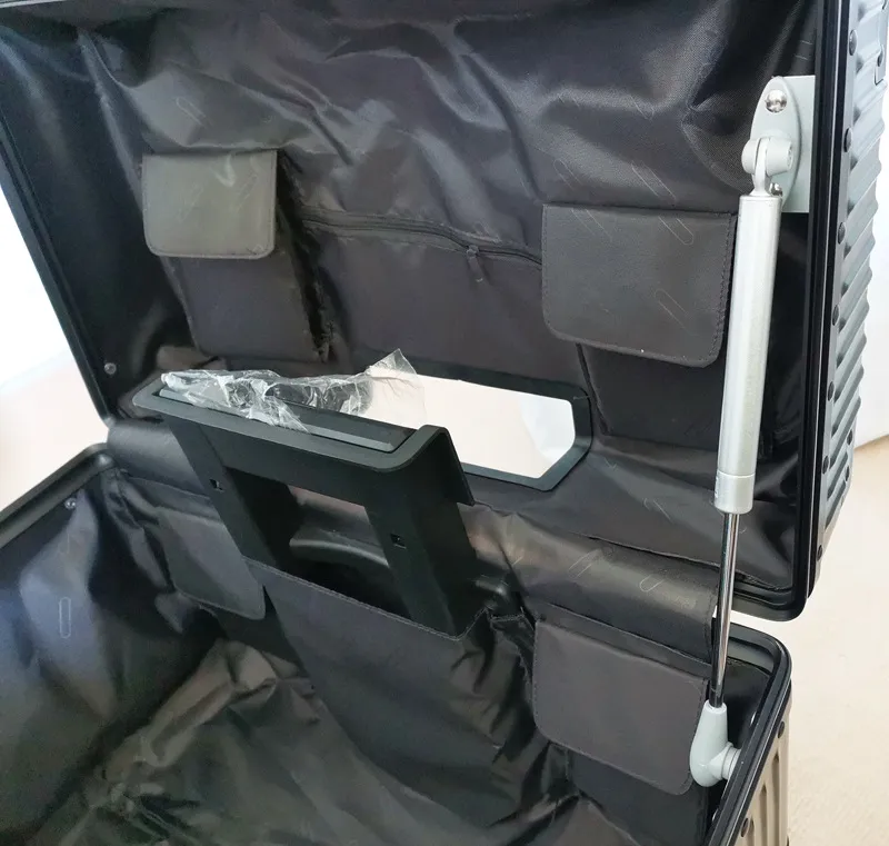 18-Inch Aluminum Frame Luggage Trolley Case - Captain Box Aviation Boarding Suitcase with Universal Wheels - Fashion Photography Travel for Men & Women showcase 14