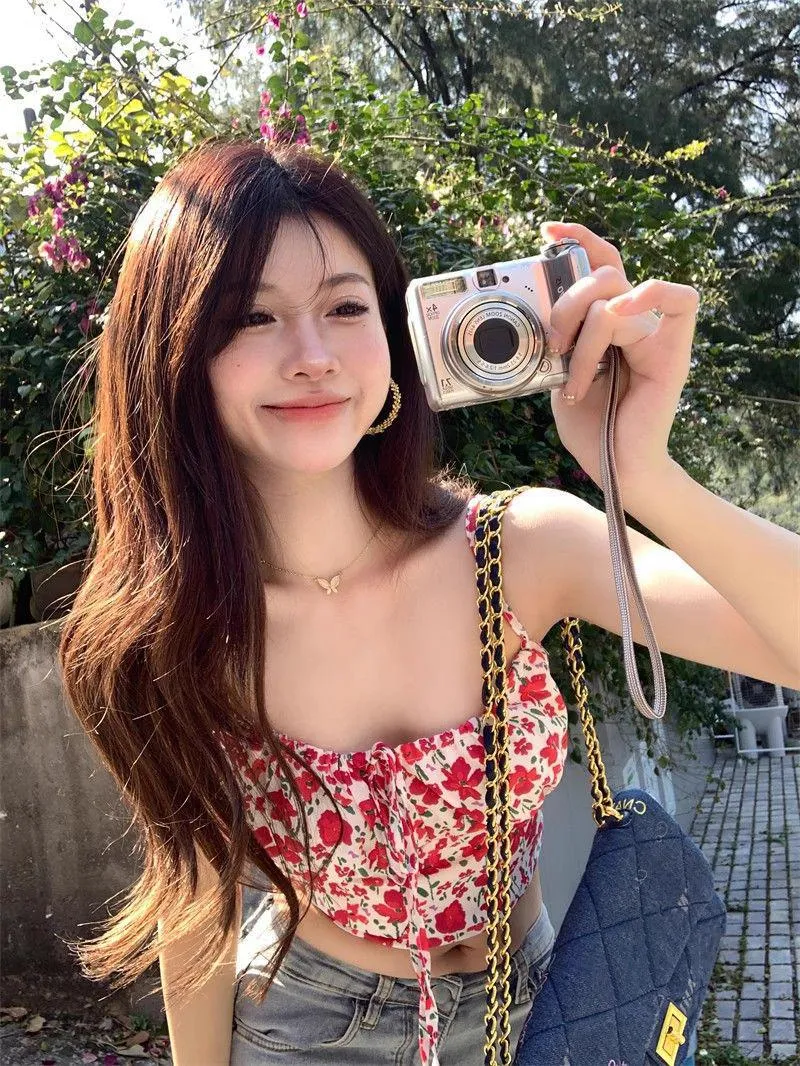 Women's Summer Floral Print Crop Top Sexy Sleeveless Camisole Inner Wear for Travel and Vacation showcase 2