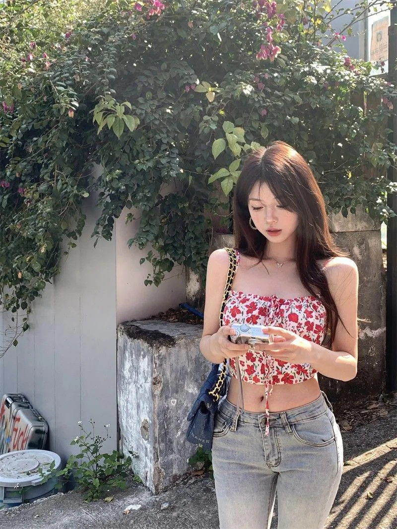 Women's Summer Floral Print Crop Top Sexy Sleeveless Camisole Inner Wear for Travel and Vacation showcase 5