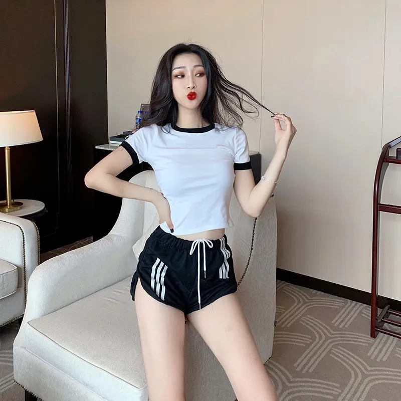 Women's Summer Slim-Fit Contrast Color Short-Sleeved T-Shirt Trendy Design Sense Top for Casual Wear - Image 3