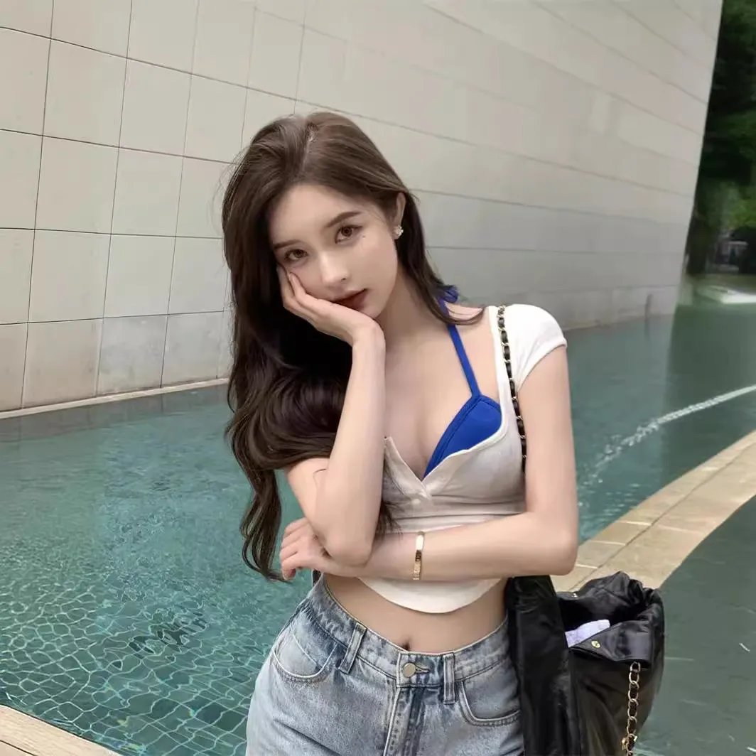 Women's Sexy V-Neck Slim Fit Short Sleeve T-Shirt - Korean Style Navel-Baring Top for Summer - Image 2