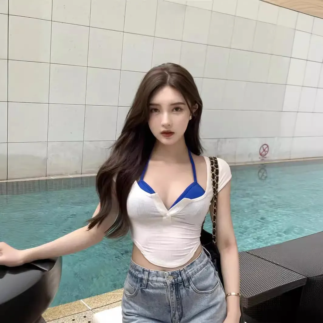 Women's Sexy V-Neck Slim Fit Short Sleeve T-Shirt - Korean Style Navel-Baring Top for Summer - Image 1
