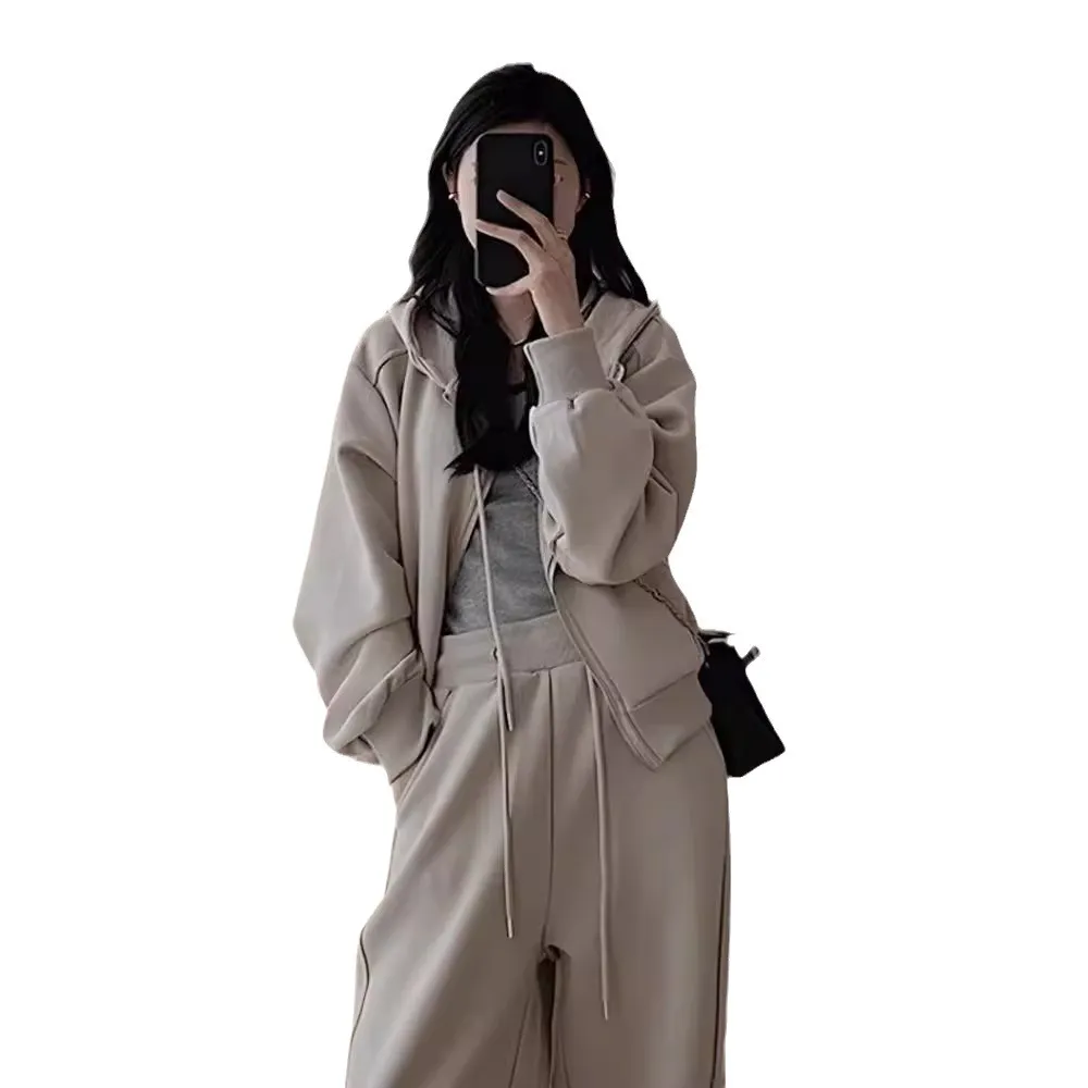 Women's Casual Two-Piece Set: Hooded Sweatshirt & Wide-Leg Pants for Autumn/Winter. Fashionable, slimming, age-reducing design perfect for sports, running, or everyday trendy wear. thumbnail 5