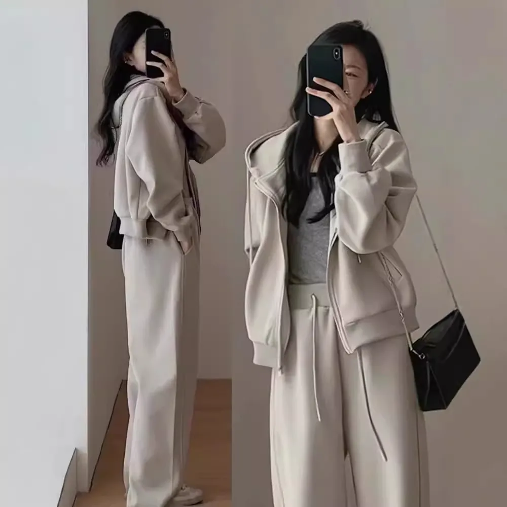Women's Casual Two-Piece Set: Hooded Sweatshirt & Wide-Leg Pants for Autumn/Winter. Fashionable, slimming, age-reducing design perfect for sports, running, or everyday trendy wear. thumbnail 1
