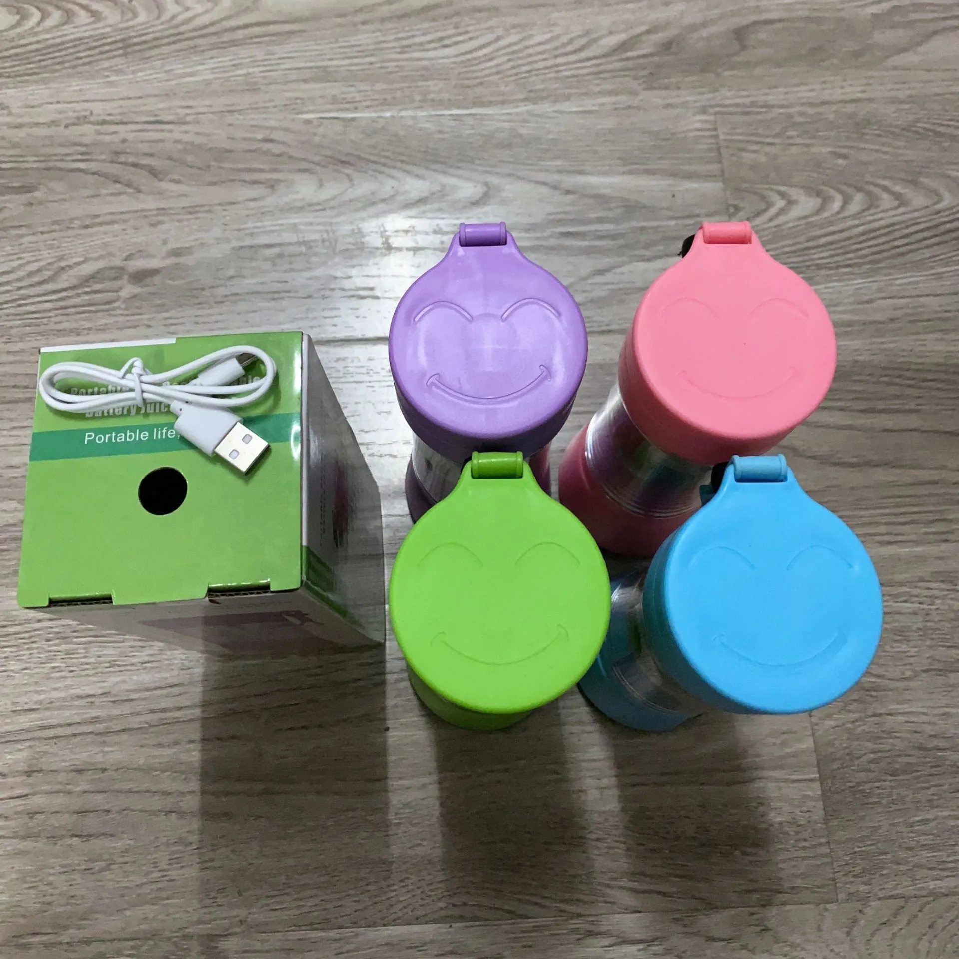 Portable Mini Cyclone Electric Juicer Blender, Rechargeable Fruit Juice Cup for Freshly Squeezed Smoothies, Compact Kitchen Appliance for Healthy Living thumbnail 3