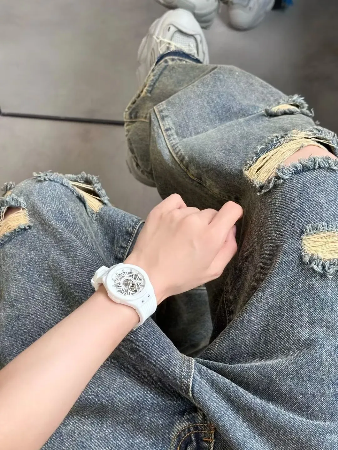 Trendy Loose Fit Ripped Jeans for Men & Women - Designer Inspired Wide Leg Pants, Personalized Streetwear Style showcase 8