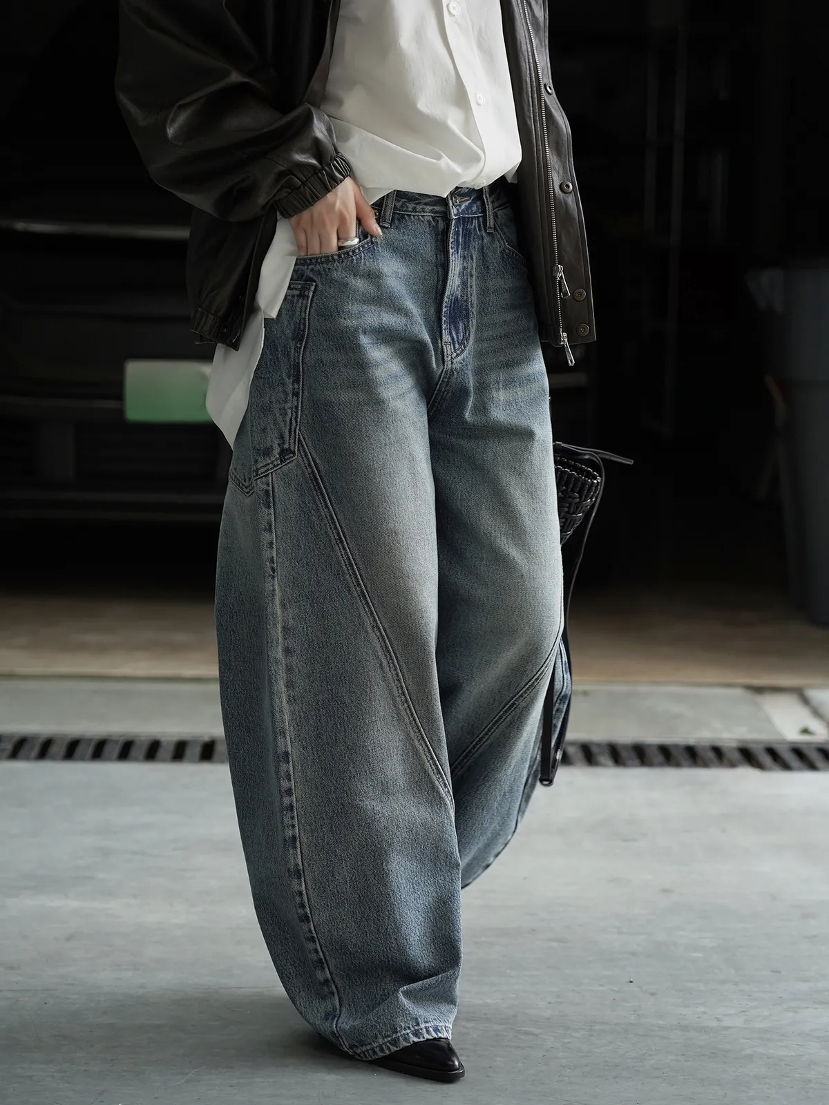 Louvre Women's Autumn Winter Korean Style Fashionable Workwear Jeans - Loose Wide-Leg Cut & Spliced Design for a Personalized Look showcase 14
