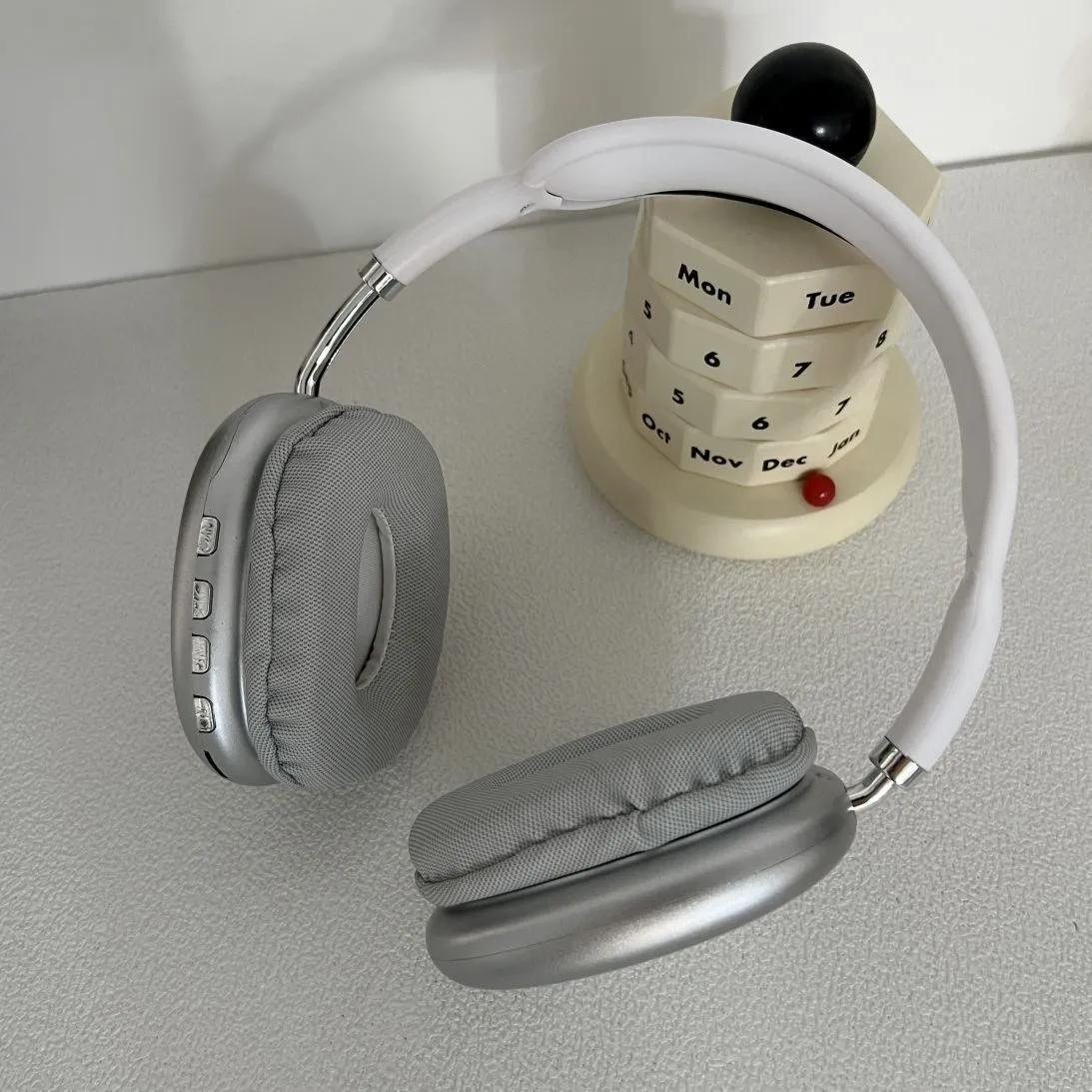 Stylish Headphone Photo Props for Influencers & Photographers - Perfect for Social Media Selfies, Outdoor Shoots, and Creative Content - Ideal for JK Girl Style showcase 6
