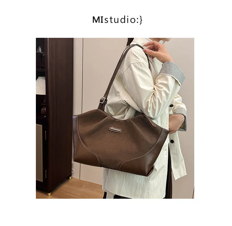 Large Capacity PU Leather Commuter Handbag for Women - Versatile, Stylish Casual Shoulder Bag, Personalized Armpit Bag showcase 17