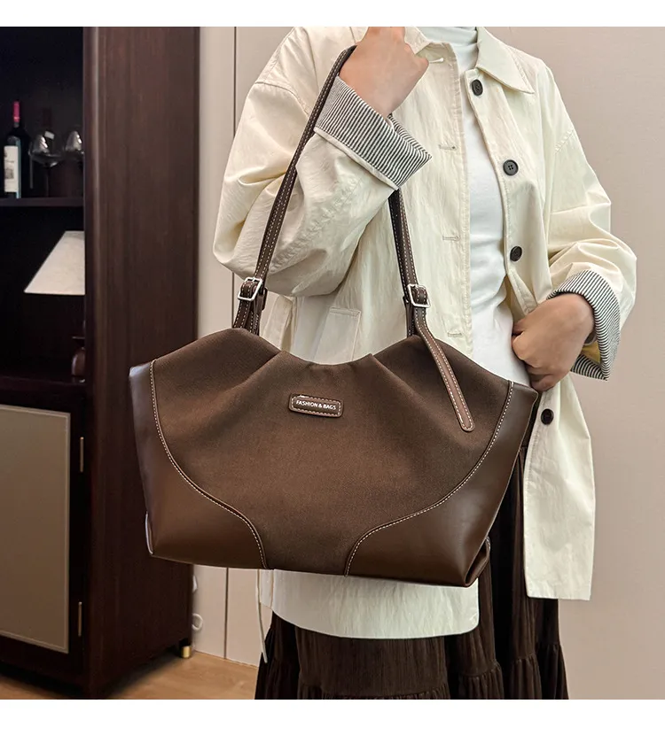 Large Capacity PU Leather Commuter Handbag for Women - Versatile, Stylish Casual Shoulder Bag, Personalized Armpit Bag showcase 16