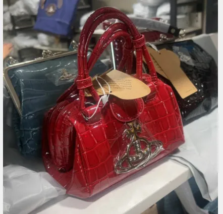 Vintage Crocodile Pattern Patent Leather Mini Crossbody Bag for Women - Elegant Empress Dowager Saturn Hand Chain Clip Bag - Image 7
