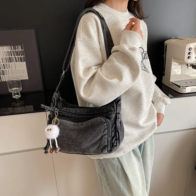 2026 New Autumn Winter Denim Tote Bag Women's Large Capacity Casual Crossbody Bag for College Students Commuting thumbnail 2