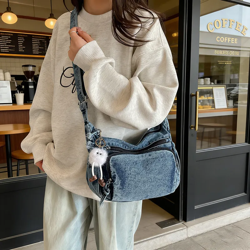 2026 New Autumn Winter Denim Tote Bag Women's Large Capacity Casual Crossbody Bag for College Students Commuting thumbnail 3