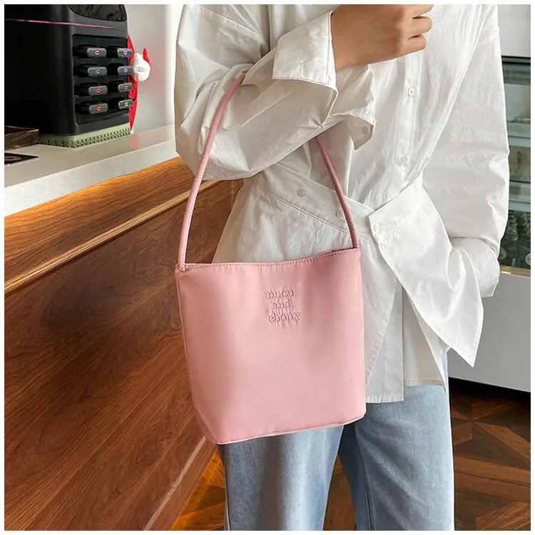 South Korea Style 2024 New Nylon Bucket Bag Women's Casual Versatile Handbag Shoulder Armpit Bag showcase 9