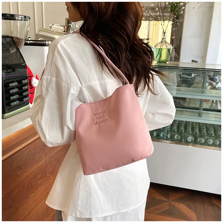 South Korea Style 2024 New Nylon Bucket Bag Women's Casual Versatile Handbag Shoulder Armpit Bag showcase 11