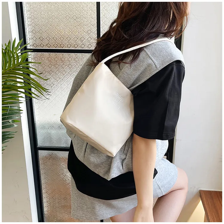 South Korea Style 2024 New Nylon Bucket Bag Women's Casual Versatile Handbag Shoulder Armpit Bag showcase 18