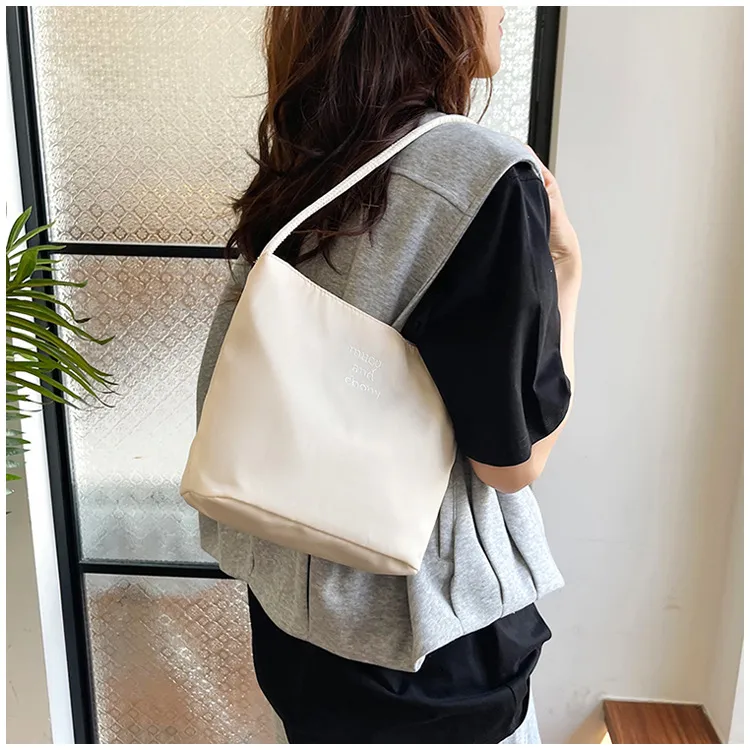 South Korea Style 2024 New Nylon Bucket Bag Women's Casual Versatile Handbag Shoulder Armpit Bag showcase 19