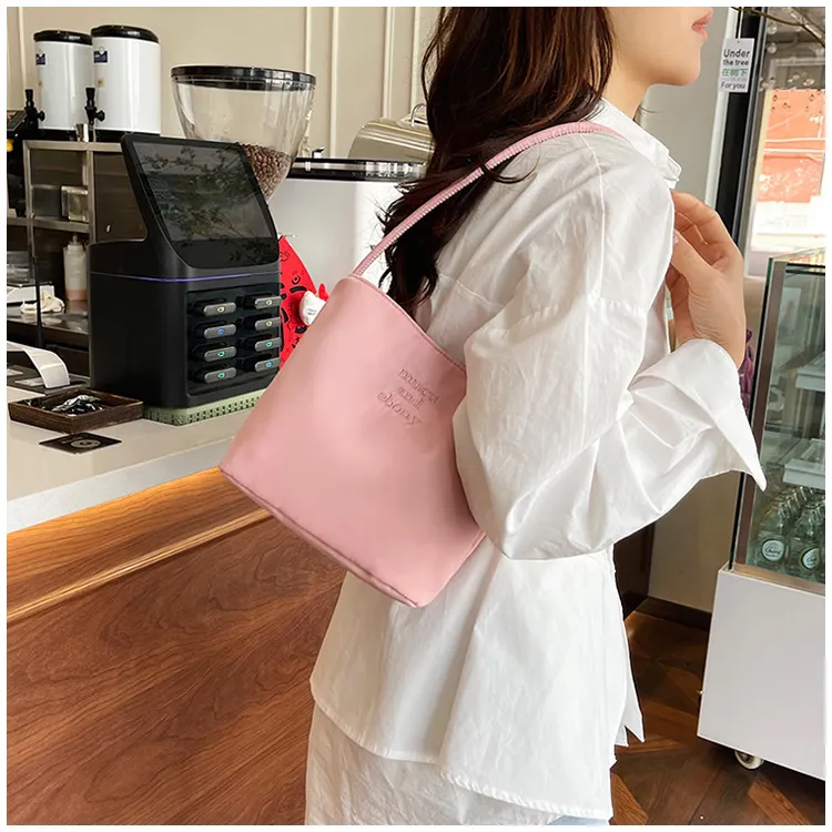 South Korea Style 2024 New Nylon Bucket Bag Women's Casual Versatile Handbag Shoulder Armpit Bag showcase 8