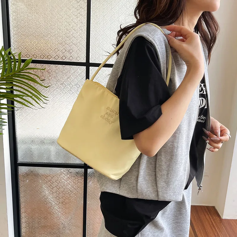 South Korea Style 2024 New Nylon Bucket Bag Women's Casual Versatile Handbag Shoulder Armpit Bag thumbnail 4