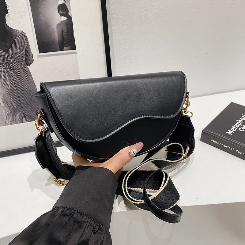 Women's Fashion Trendy Shoulder Bag - 2023 Winter Niche Casual Crossbody Saddle Bag for Ladies thumbnail 6