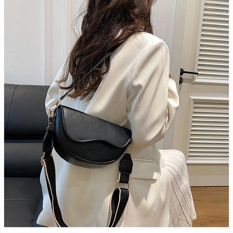 Women's Fashion Trendy Shoulder Bag - 2023 Winter Niche Casual Crossbody Saddle Bag for Ladies showcase 11