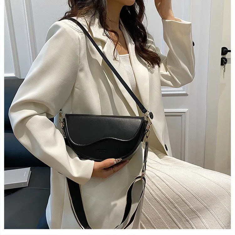 Women's Fashion Trendy Shoulder Bag - 2023 Winter Niche Casual Crossbody Saddle Bag for Ladies showcase 10