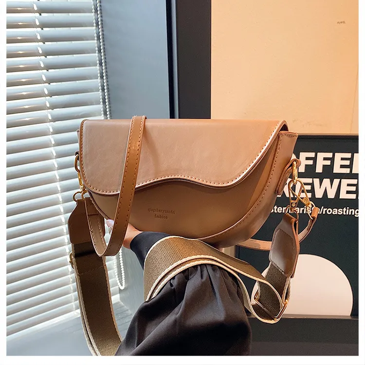 Women's Fashion Trendy Shoulder Bag - 2023 Winter Niche Casual Crossbody Saddle Bag for Ladies showcase 17