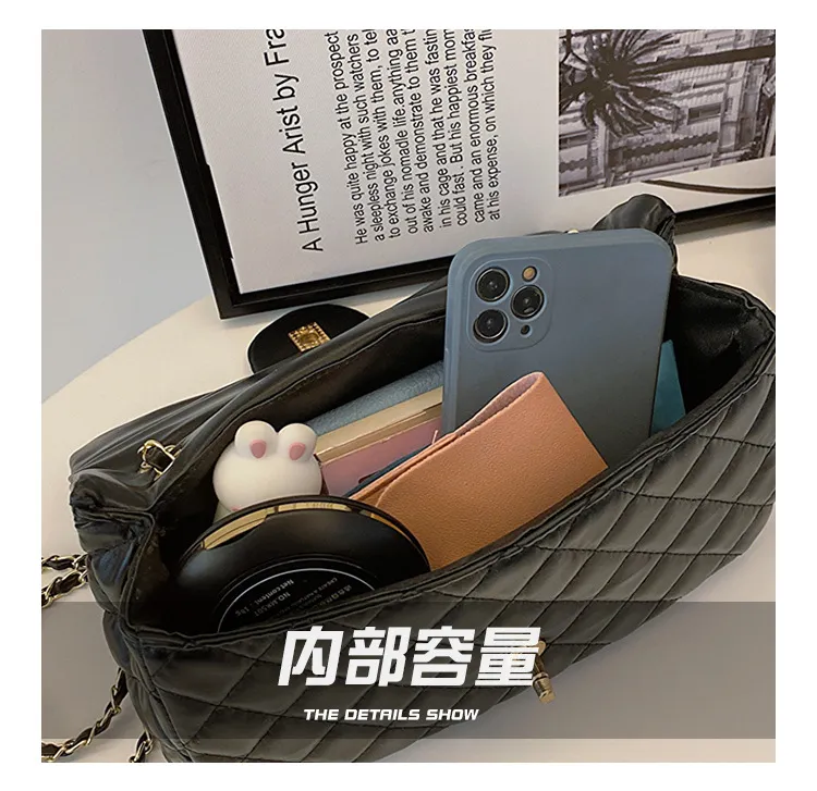 2023 New Fashion Women's Rhombus Shoulder Bag - Elegant Small Square Messenger Bag, Chanel Style Handbag for Versatile Use showcase 6