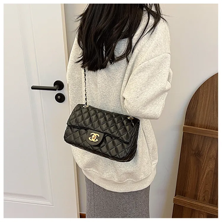 2023 New Fashion Women's Rhombus Shoulder Bag - Elegant Small Square Messenger Bag, Chanel Style Handbag for Versatile Use showcase 9