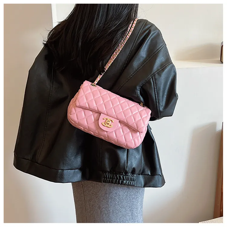 2023 New Fashion Women's Rhombus Shoulder Bag - Elegant Small Square Messenger Bag, Chanel Style Handbag for Versatile Use showcase 15