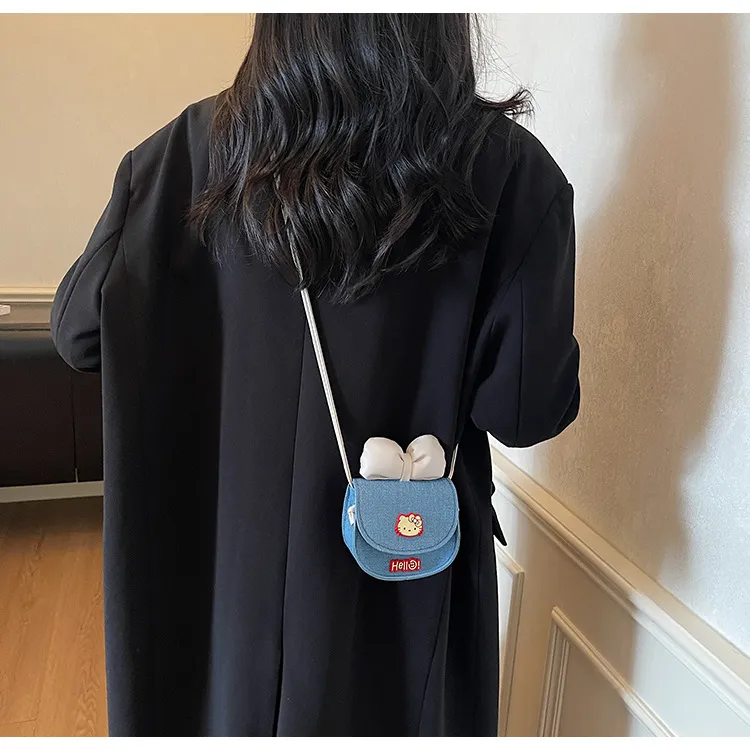 Cute Cartoon Bow Design Fashionable Women's Shoulder Bag & Crossbody Bag - Stylish & Versatile for Daily Use showcase 12