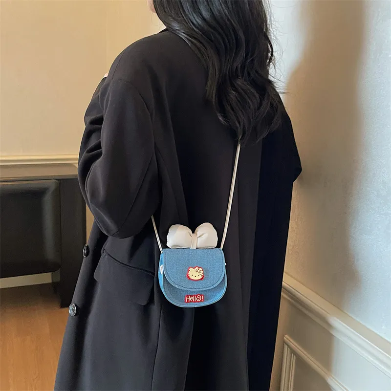 Cute Cartoon Bow Design Fashionable Women's Shoulder Bag & Crossbody Bag - Stylish & Versatile for Daily Use - Image 3